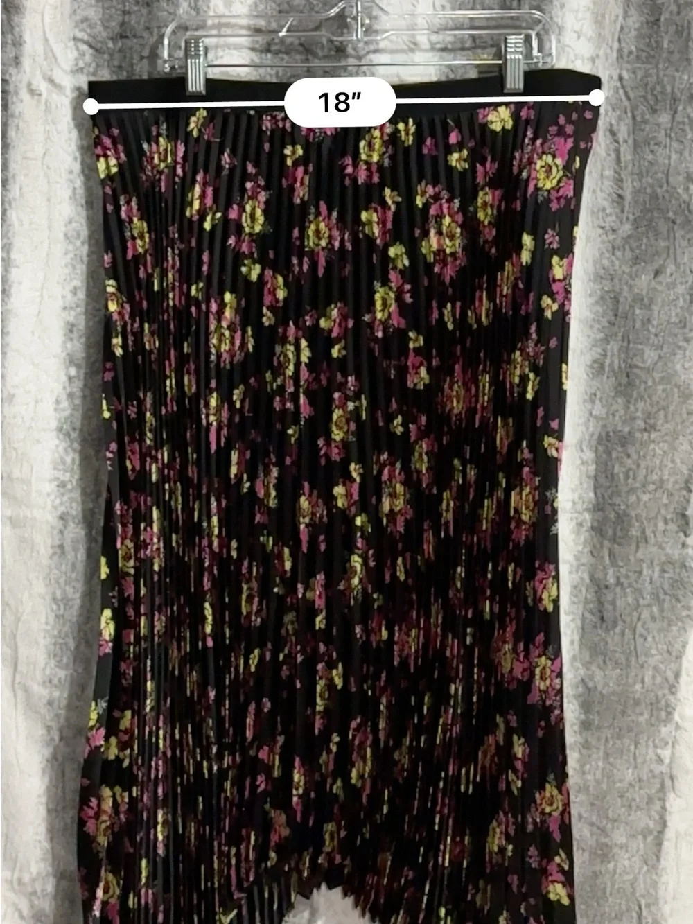 Asymmetrical Pleated Floral Skirt - Black Floral Print size XL (16-18)